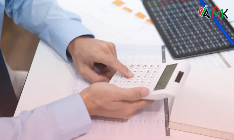 Auditors in Khalifa Industrial Zone Abu Dhabi (KIZAD), UAE